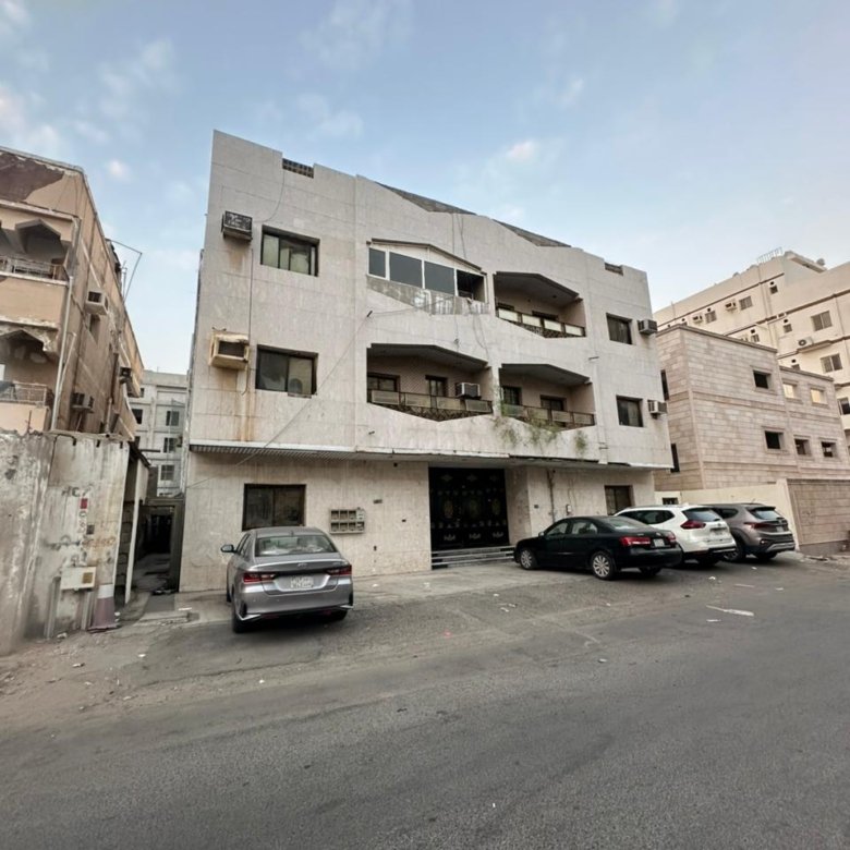 عمارة سكنية هدد في حي البوادي في موقع مميزمساحة ٥٢٥ م